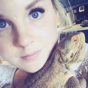 Meet your Posher, Abbey